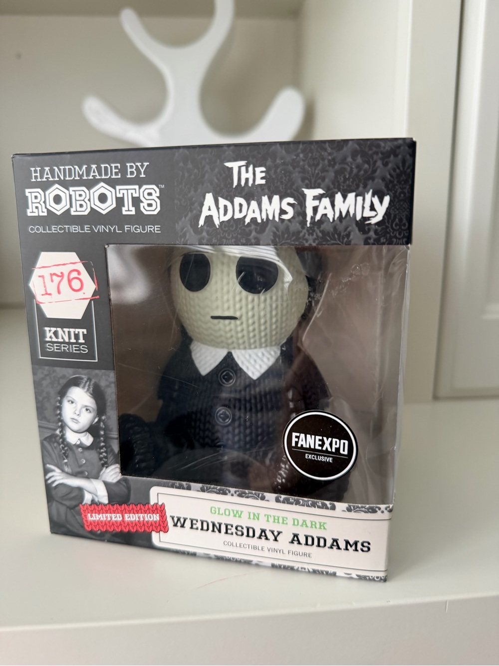 Wednesday Addams Handmade by Robots Full SZ Vinyl Figure Fan Expo Exclusive NEW - Picture 3 of 10